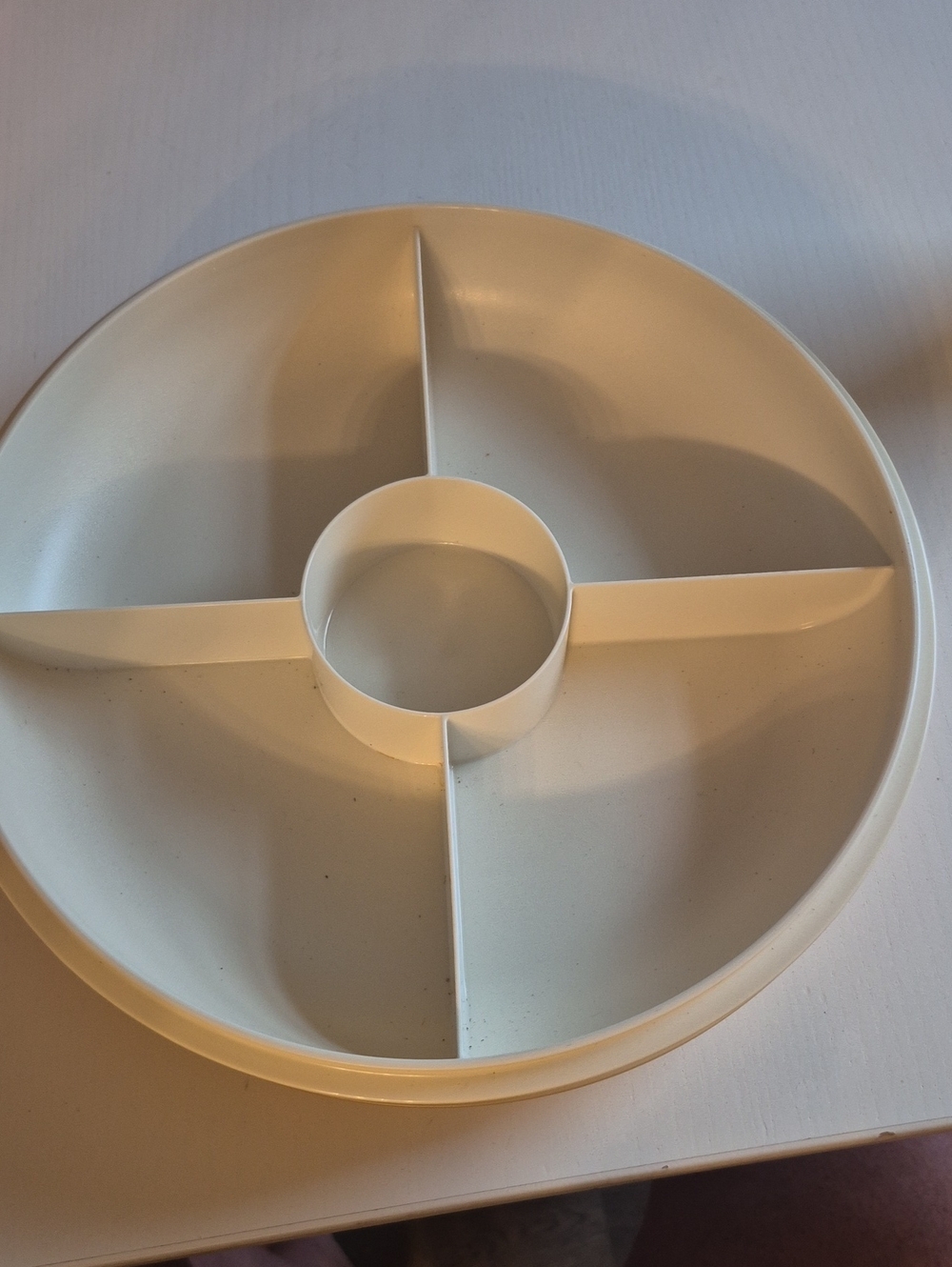 Tupperware Cream 4 -Section Snack and Dip Server